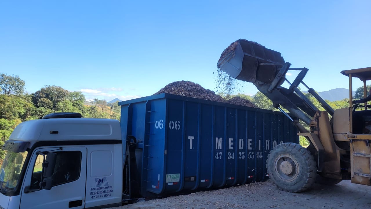 Caçamba Medeiros - Transporte de resíduos